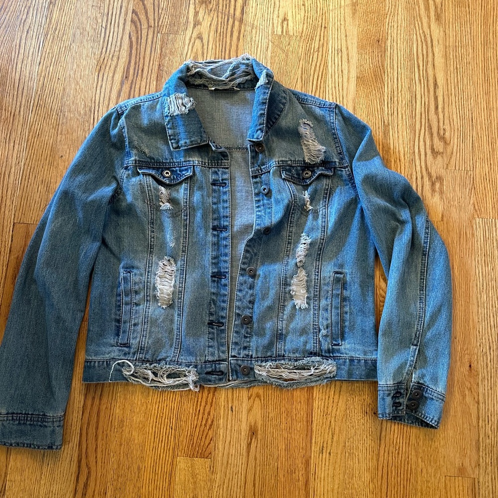 Distressed denim jacket with a grunge vibe #grunge